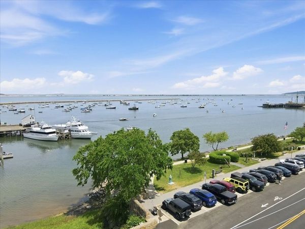 42 Standish Ave, Plymouth, MA 02360
