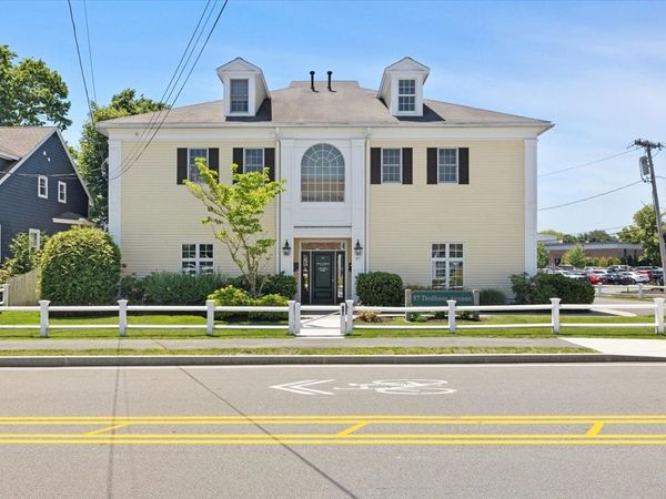 57 Dedham Ave, Unit 201, Needham, MA 02492