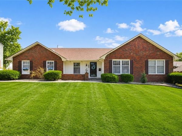11601 WORNALL Road, Kansas City, MO 64114