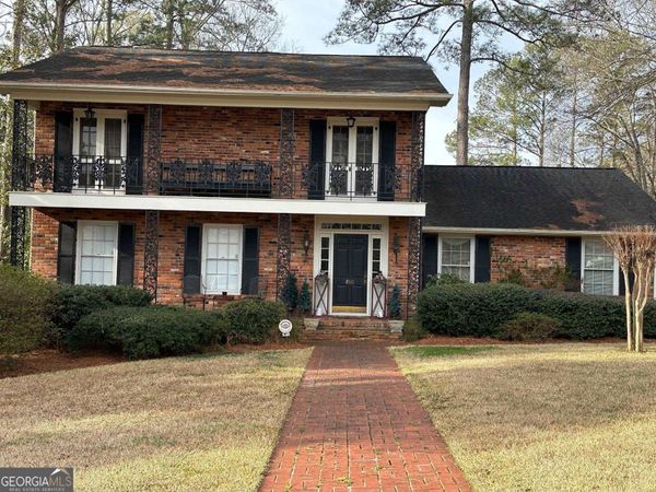 810 Stewart Avenue, Union Point, GA 30669
