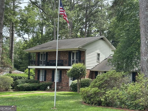 810 Stewart Avenue, Union Point, GA 30669