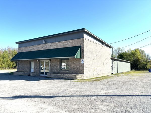 802 N Main St , Estill Springs, TN 37330