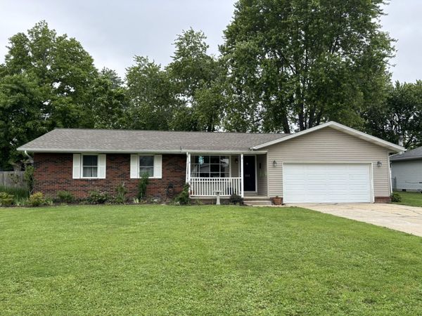 333 Northwood Lane, Salem, IL 62881