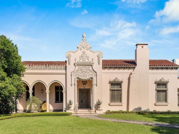 27 Audubon Place, New Orleans, LA 70118