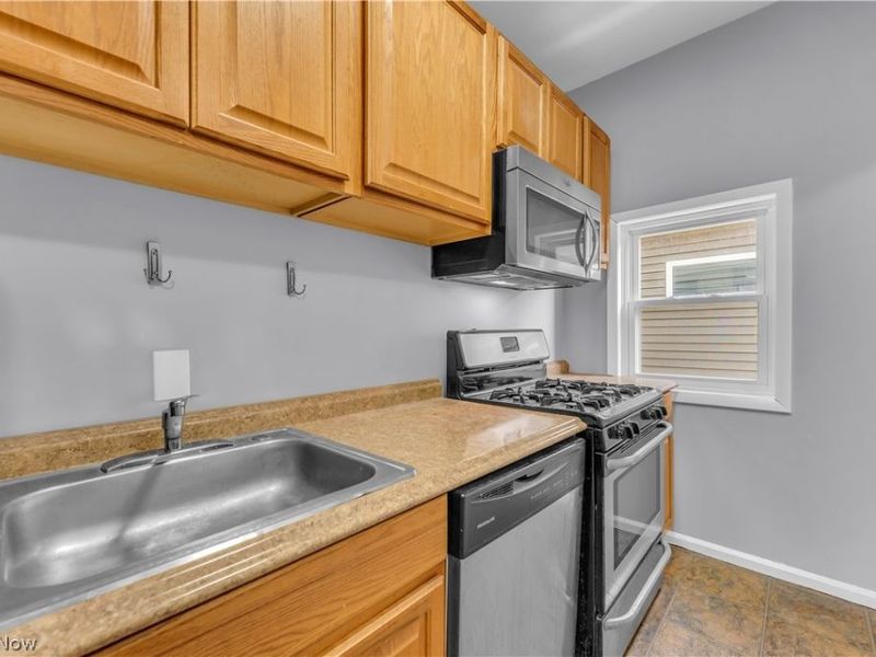 1873 W 47th Street, Unit 2/UP, Cleveland, OH 44102 Photo 12