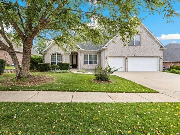 2005 Cherry Hills Drive , Fayetteville, AR 72701