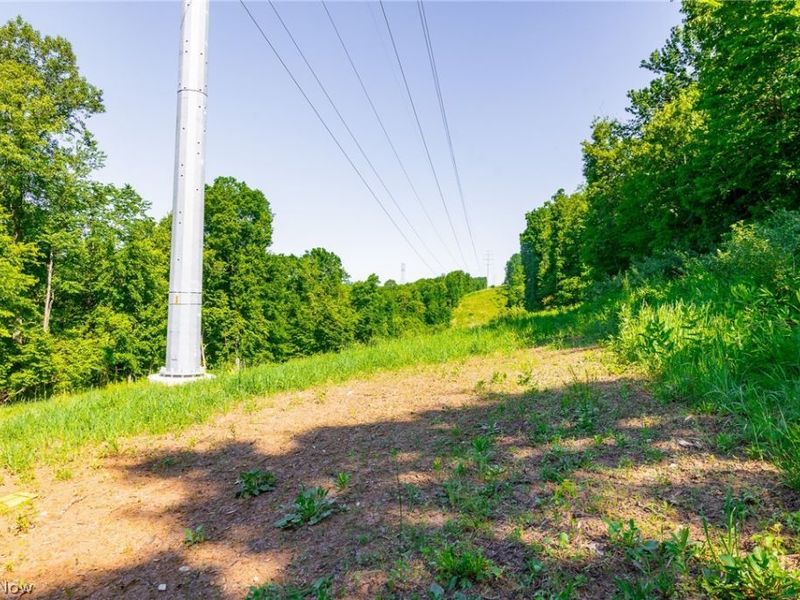 5568 Schoolhouse Road, Unit 7, Frazeysburg, OH 43822 Photo 2