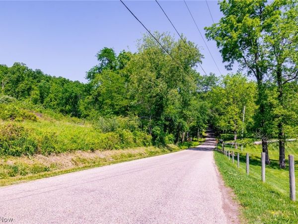 5568 Schoolhouse Road , Unit 8, Frazeysburg, OH 43822