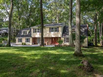 33 Bob O Link Lane Northport, NY 11768
