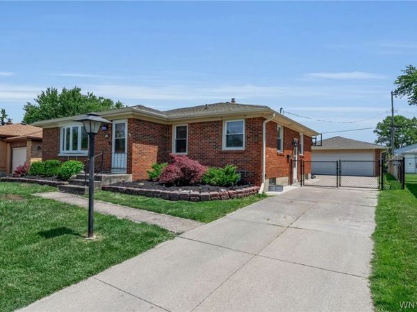 95 Cherokee Drive , Buffalo, NY 14224
