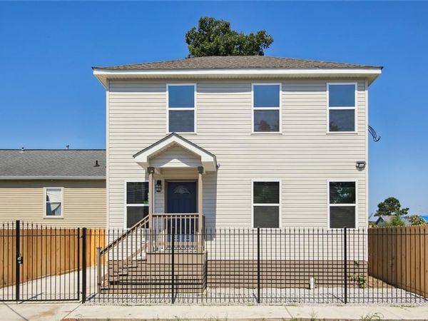 2421 S ROMAN Street , New Orleans, LA 70125