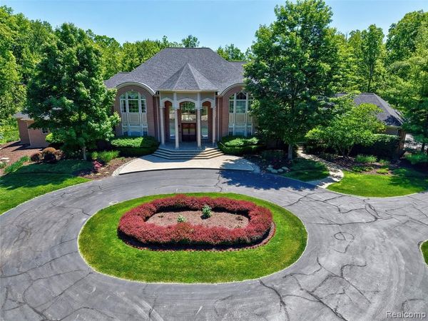 8479 Misty Meadows, Grand Blanc Twp, MI 48439