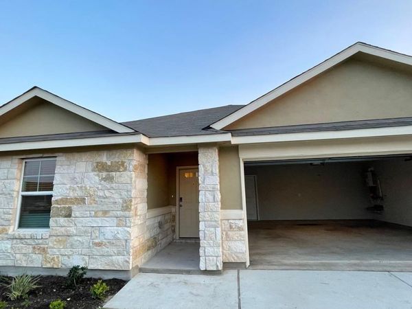 323 Durango Downs DR, Hutto, TX 78634