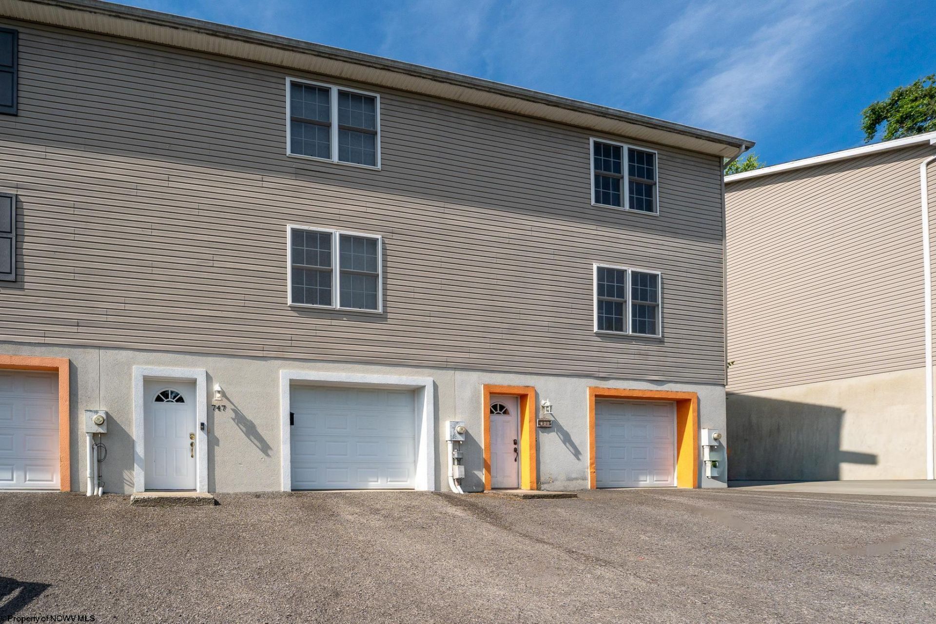 747 Erow Avenue, Morgantown, WV 26505 Main Photo