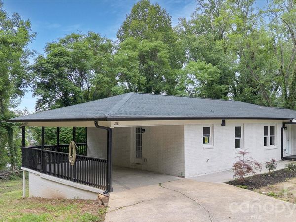 218 Palmer Street NW, Lenoir, NC 28645