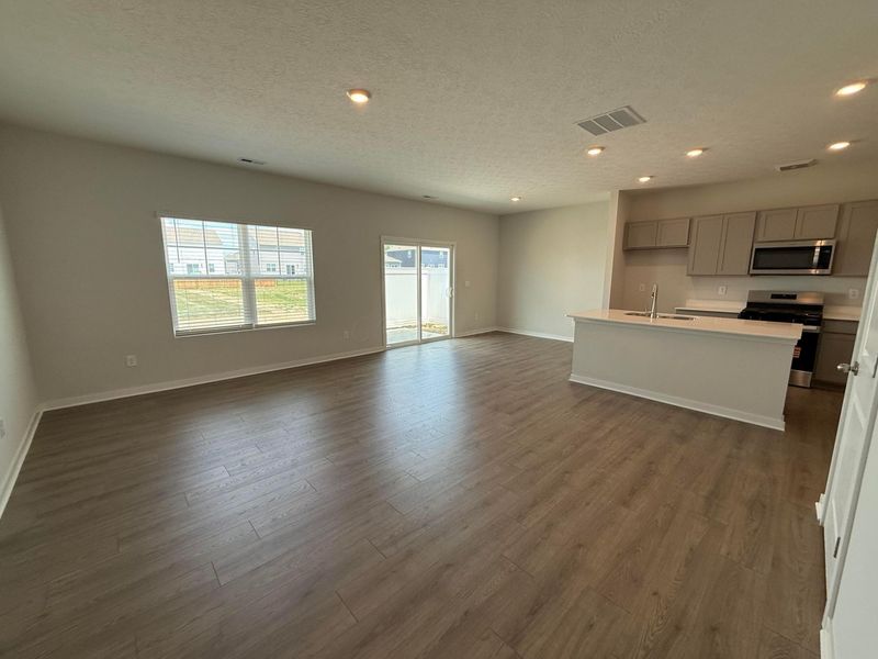 6308 N Marinelli Drive N, Columbus, OH 43228 Photo 3