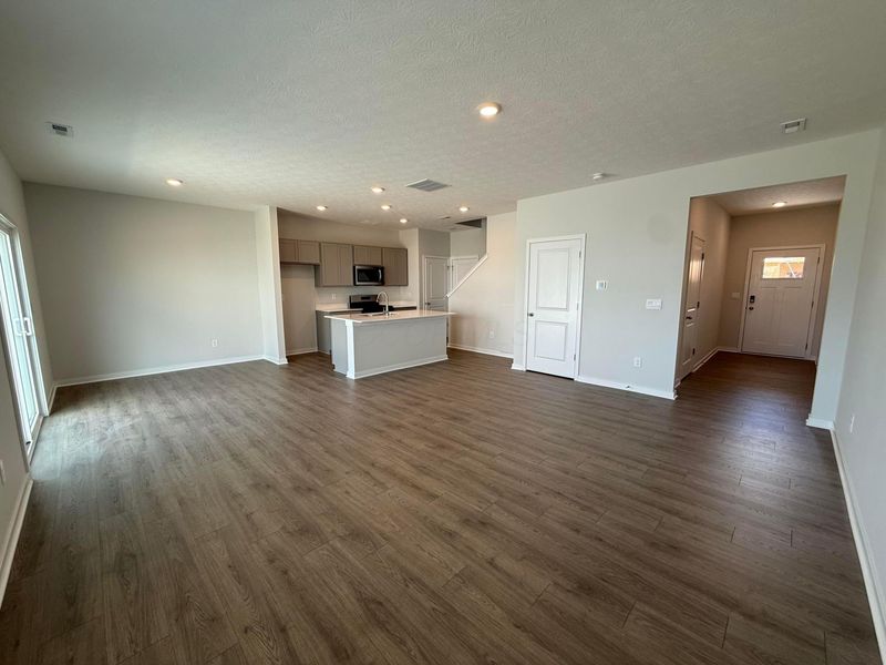 6308 N Marinelli Drive N, Columbus, OH 43228 Photo 4