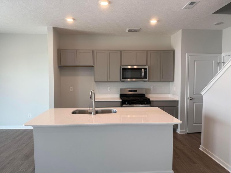 6308 N Marinelli Drive N, Columbus, OH 43228 Photo 6