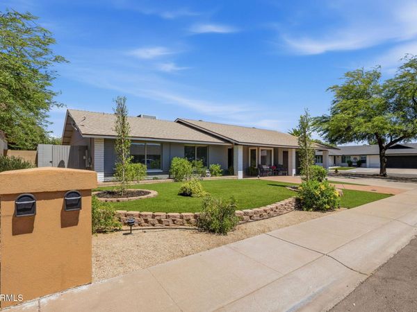 17627 N 1st Street, Phoenix, AZ 85022