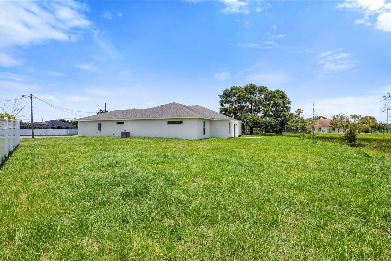 5315 NW Nail Court, Port Saint Lucie, FL 34986 Photo