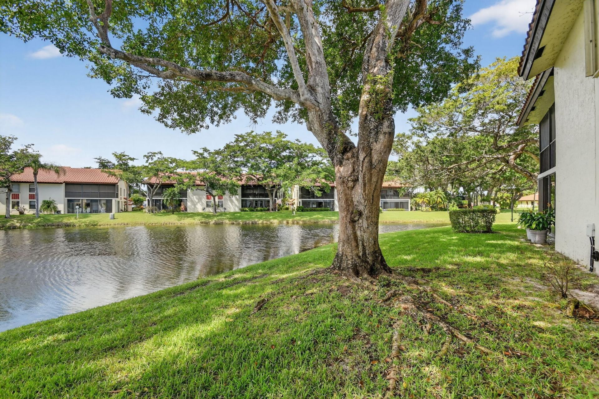 10631 Ocean Palm Way, Unit 202, Boynton Beach, FL 33437 Photo