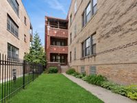 2712 W Leland Avenue, Chicago, IL 60625 primary photo