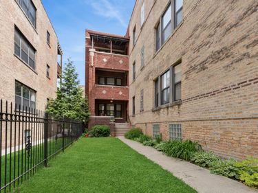 2712 W Leland Avenue , Unit 3, Chicago, IL 60625