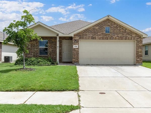 6109 Hornwood Drive, Fort Worth, TX 76123