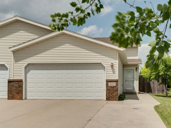 4313 39 1/2 Avenue S, Fargo, ND 58104