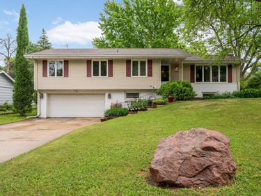 9717 Russell Avenue S, Bloomington, MN 55431