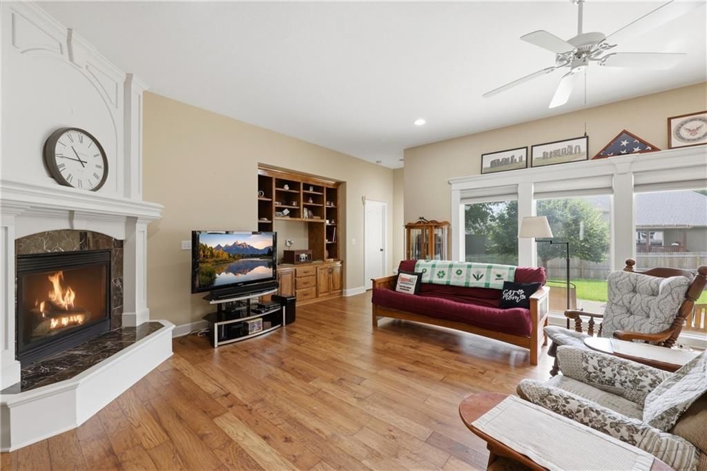 6121 N Cypress Court, Kansas City, MO 64119 Main Photo
