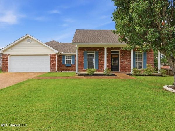 102 Oak Leaf Way, Pearl, MS 39208