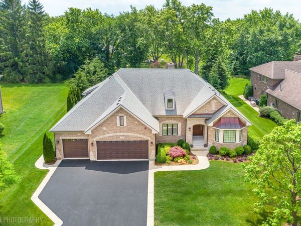 405 Fox Glove Lane , Barrington, IL 60010