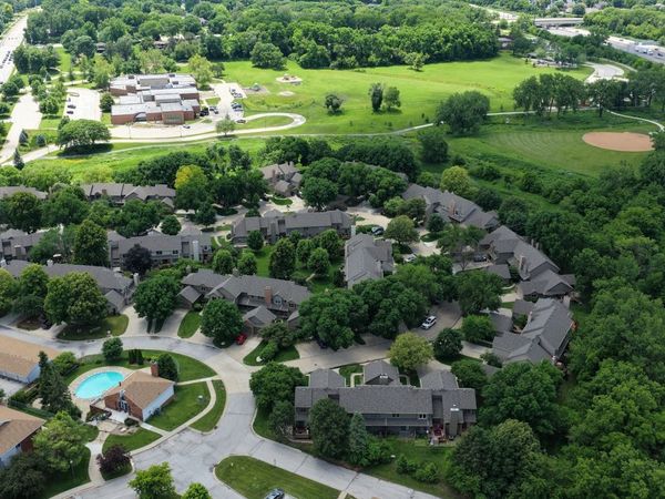 1070 50th Street, Unit 12A, West Des Moines, IA 50266