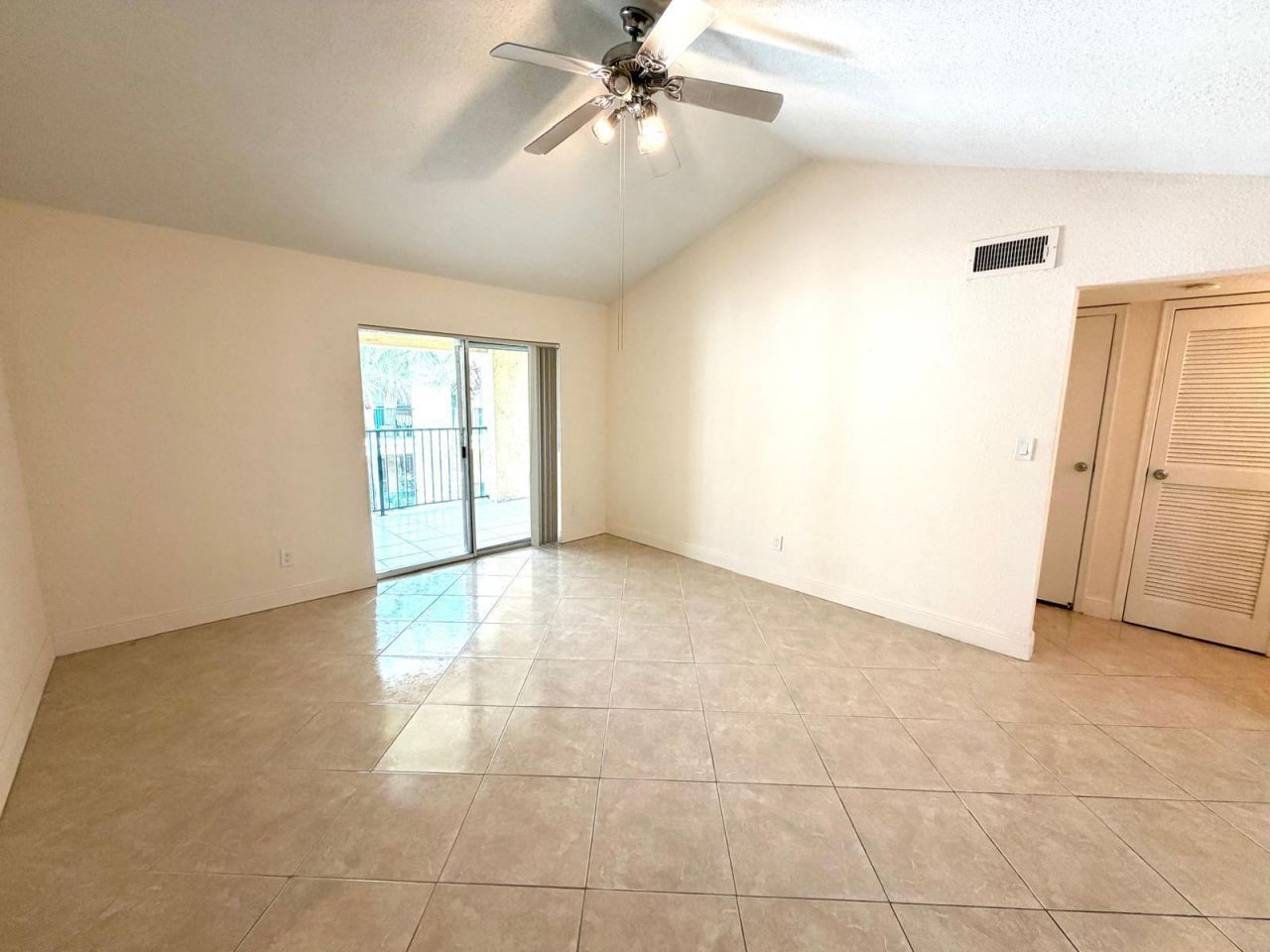 755 Riverside Drive, Unit 1335, Coral Springs, FL 33071 Photo