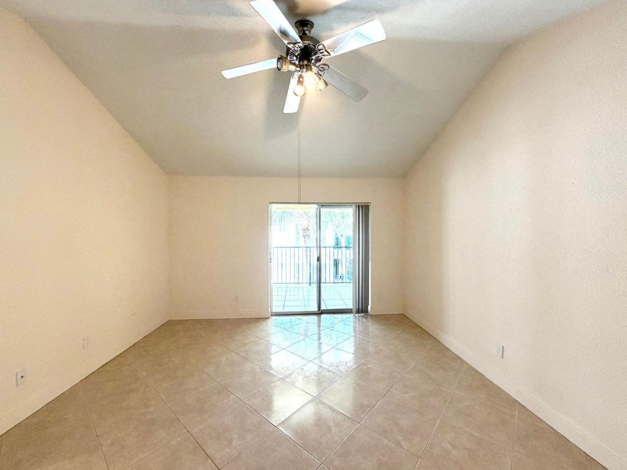 755 Riverside Drive, Unit 1335, Coral Springs, FL 33071 Photo