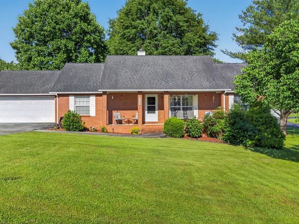 2403 Pointe Cove Circle, Cookeville, TN 38506