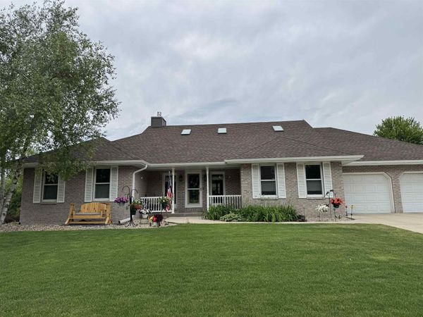 847 Cambridge Drive, Janesville, WI 53548