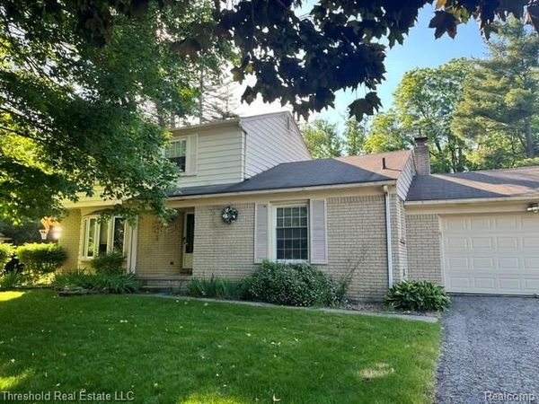 29095 Oak Point Drive , Farmington Hills, MI 48331