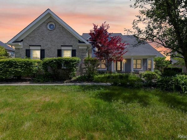 50145 Tottenham Court, CANTON, MI 48187