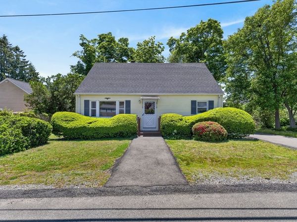 22 Myrtle Ave, Acushnet, MA 02743