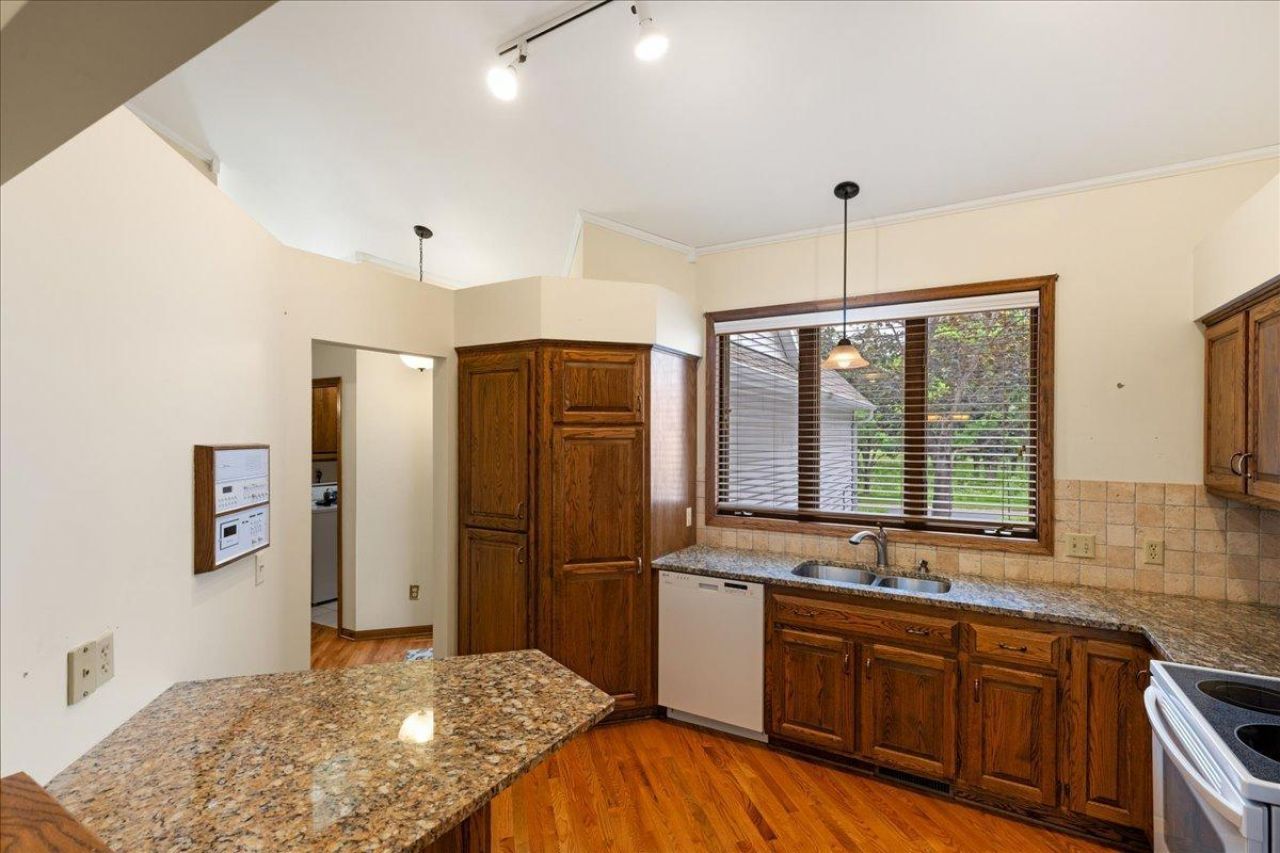 417 95th Lane NW Coon Rapids, MN 55433