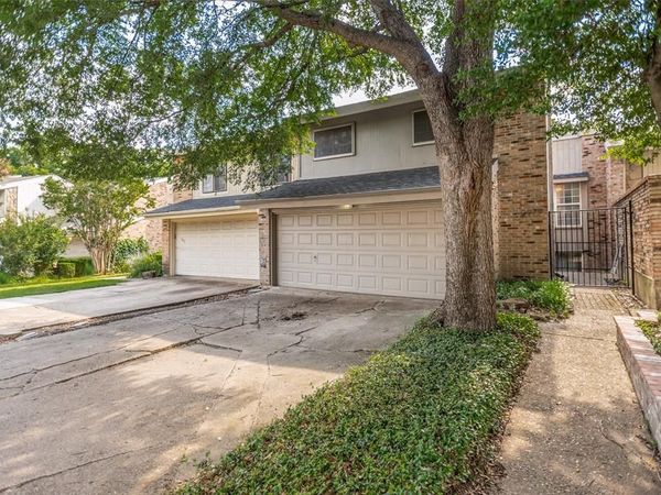 2979 Country Place Circle , Carrollton, TX 75006