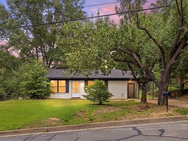 1919 Bradshaw , Tyler, TX 75702
