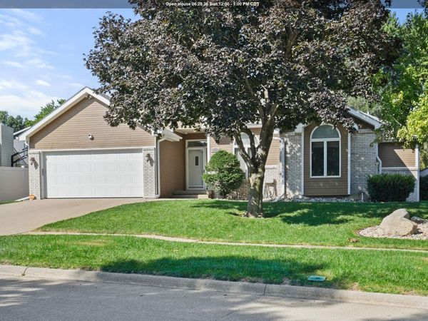 4605 Hawthorne Dr, Sioux City, IA 51106
