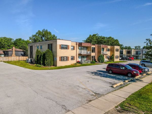 18320 Cherry Creek Drive, Unit 2, Homewood, IL 60430