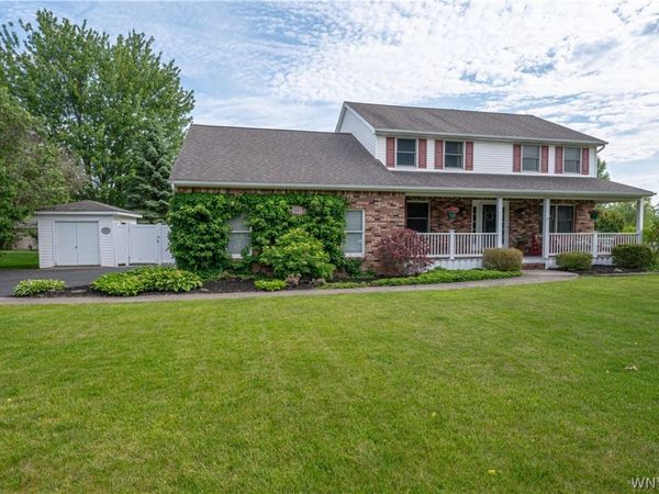 9381 Pine Breeze Lane , Clarence Center, NY 14032