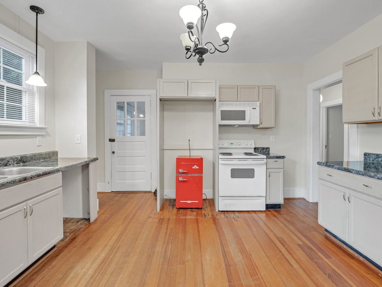 117 Cooper St. Photo 20