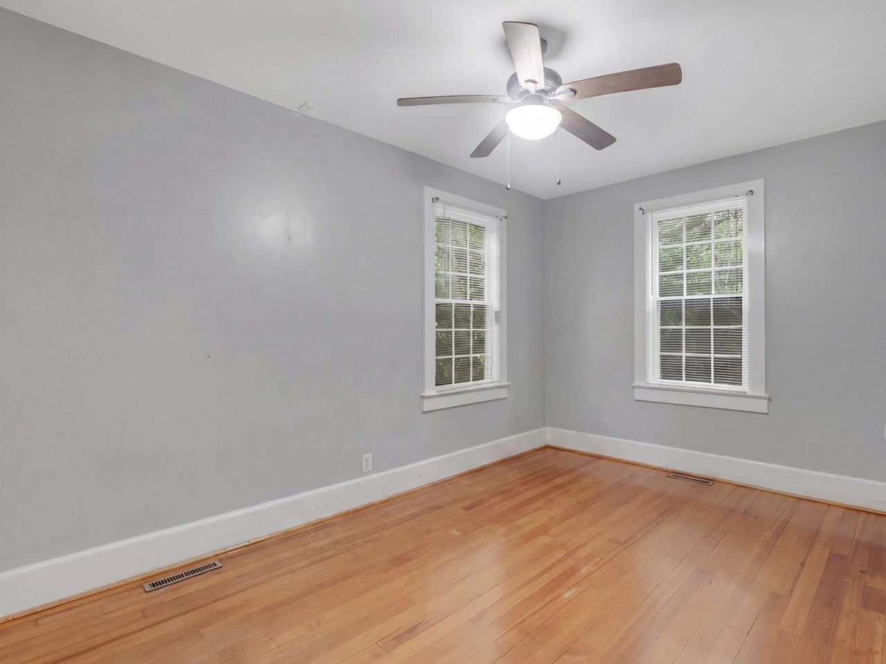 117 Cooper St. Photo 31