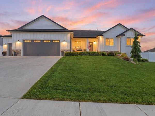 1058 E 300 S, Smithfield, UT 84335